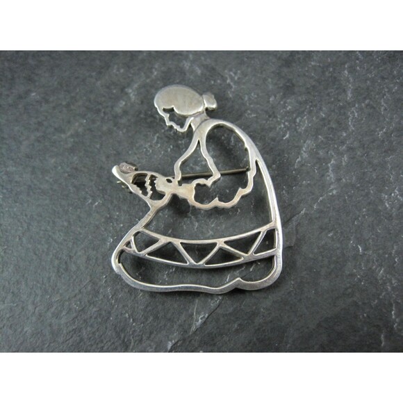Navajo Mother and Child Brooch Sterling Silver - Picture 8 of 14